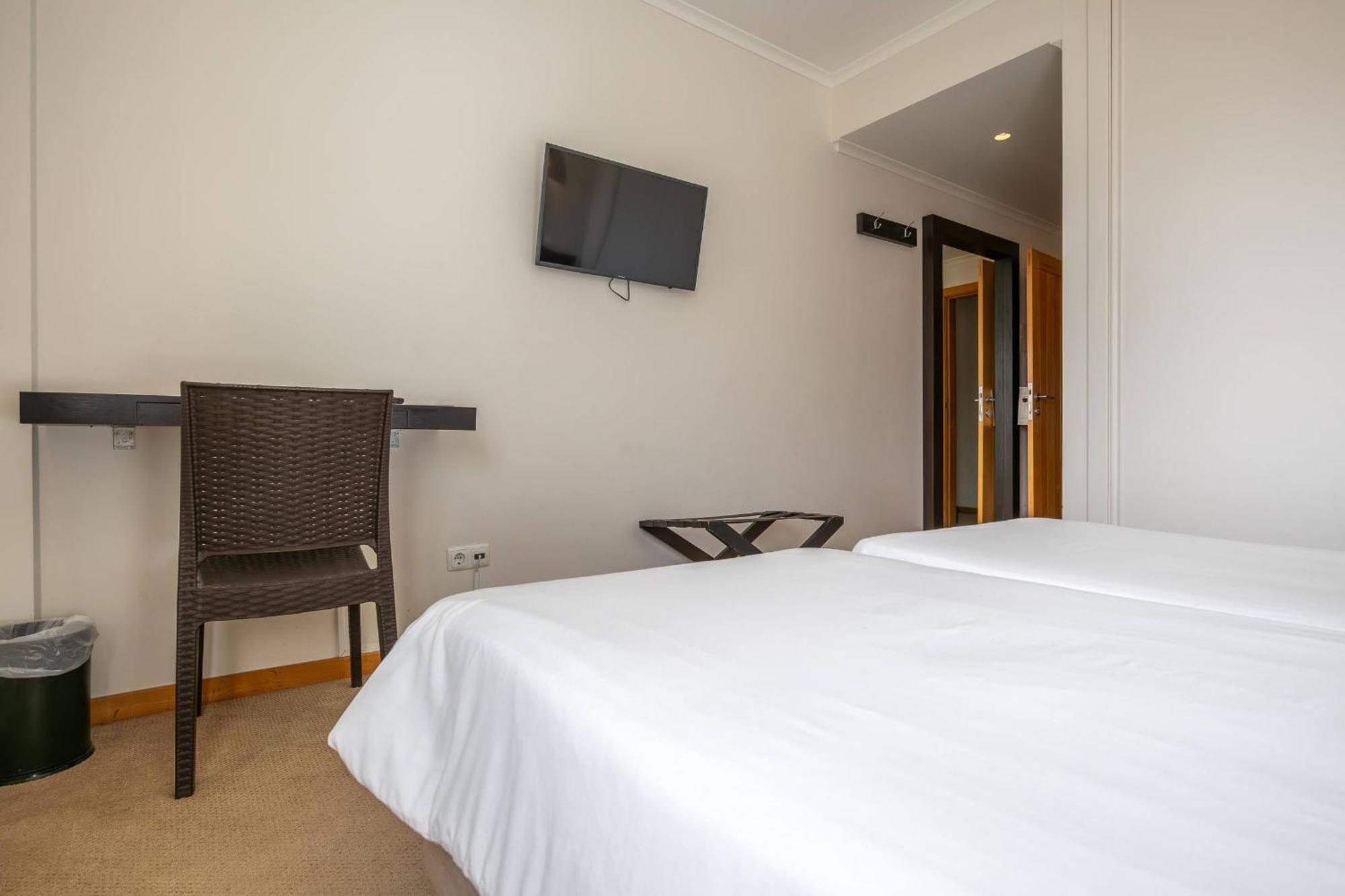 White Waters Hotel Machico  Exterior photo