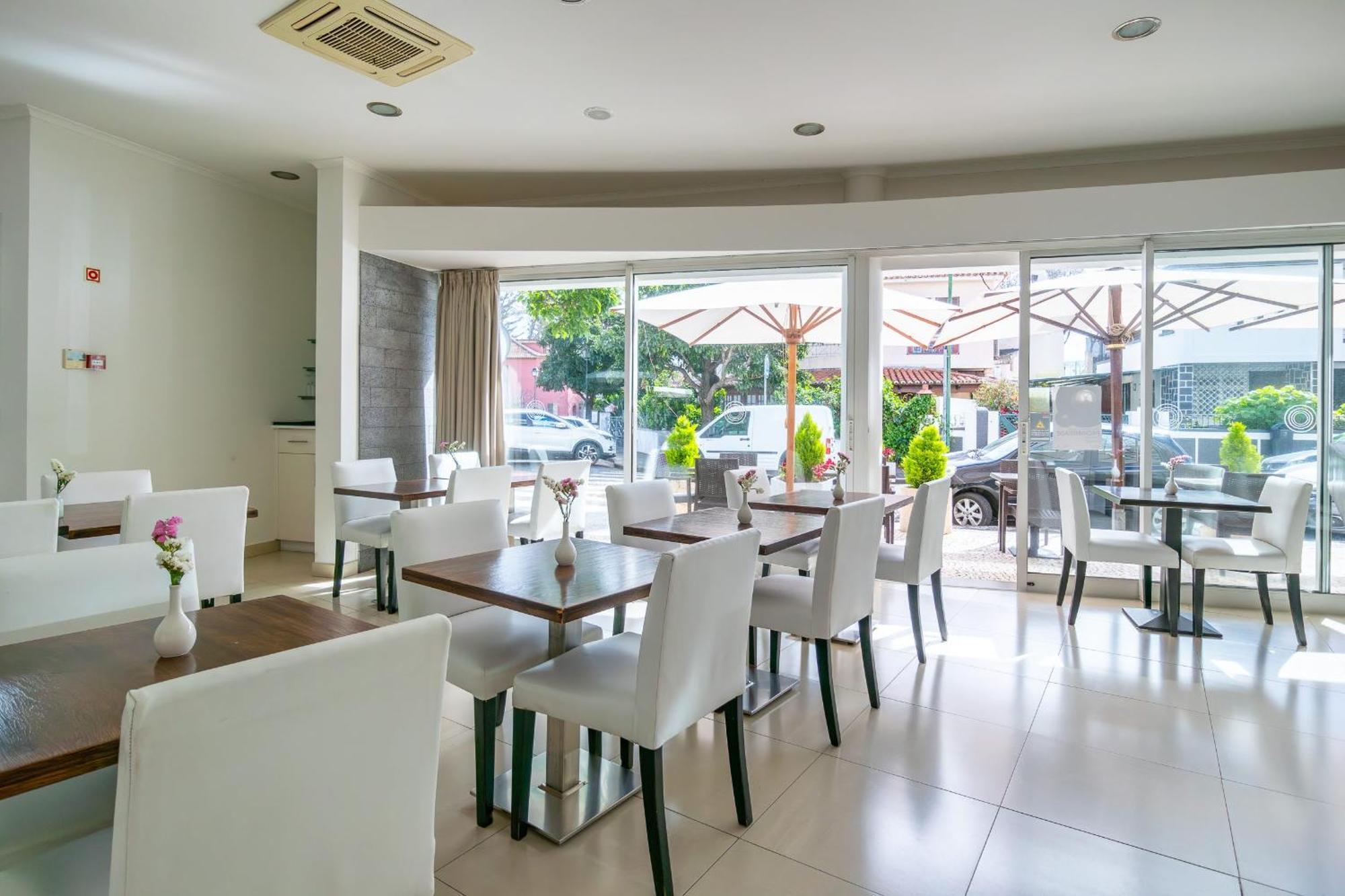 White Waters Hotel Machico  Exterior photo
