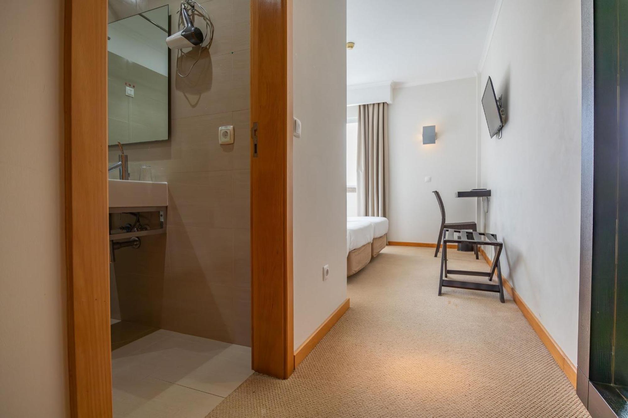 White Waters Hotel Machico  Exterior photo